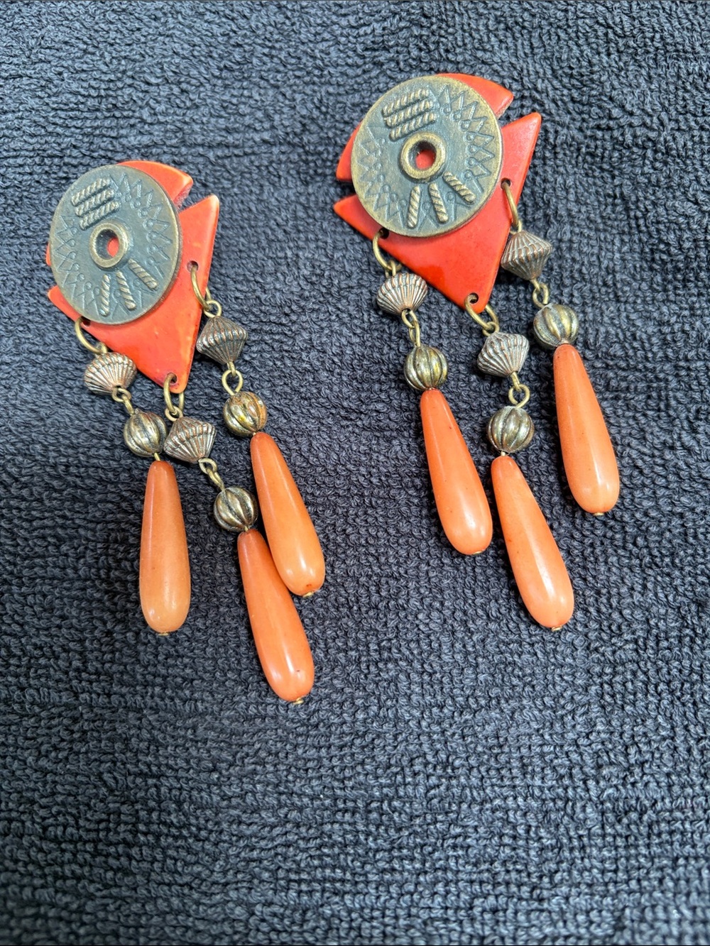 Source Unknown Coral Orange Dangle Earrings with Brass Accents